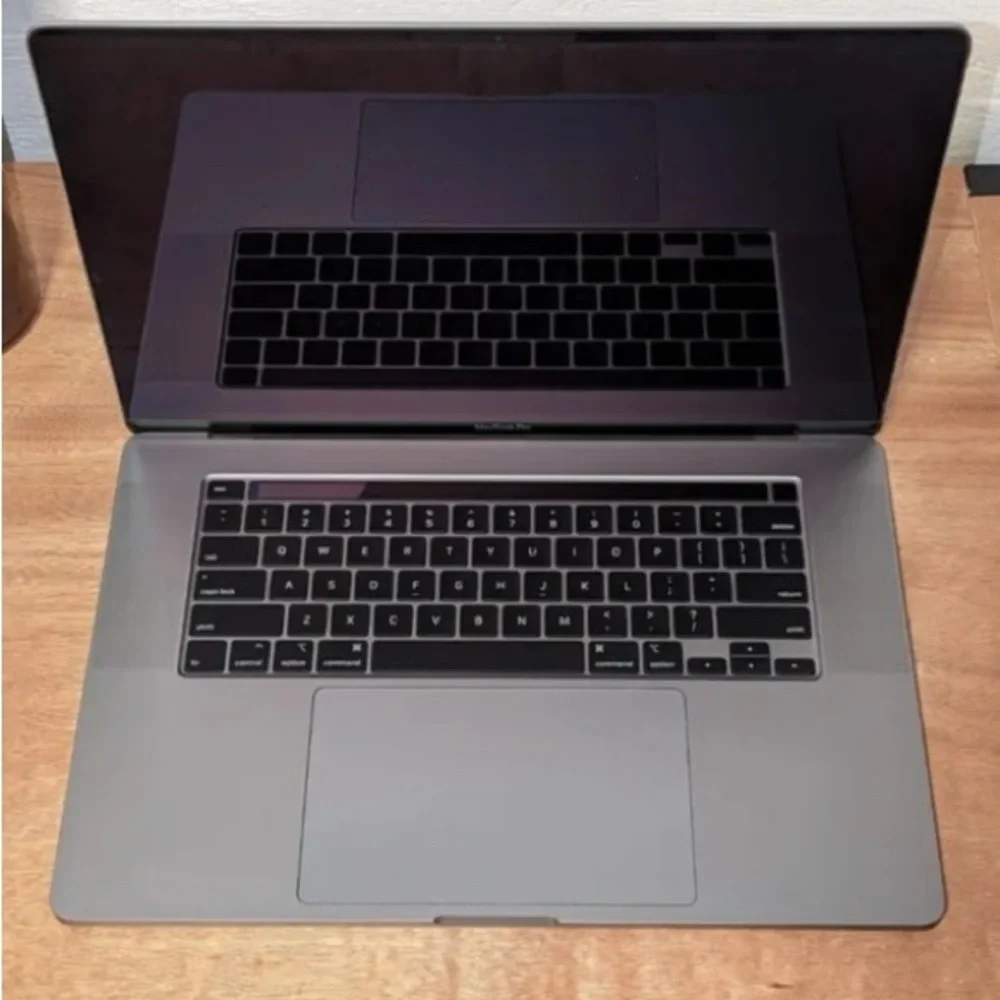 MacBook Pro 2019 Open box never Used, 16” 16GB A2141